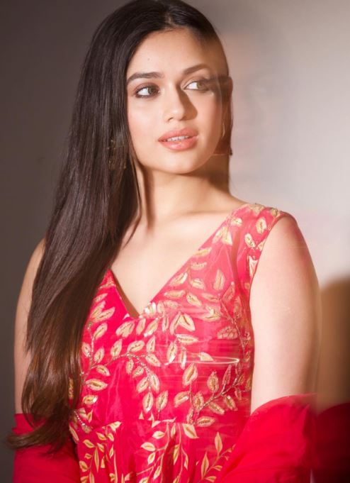 Jannat Zubair's Love For Colour Red Makes Our Day: Check Here 813235