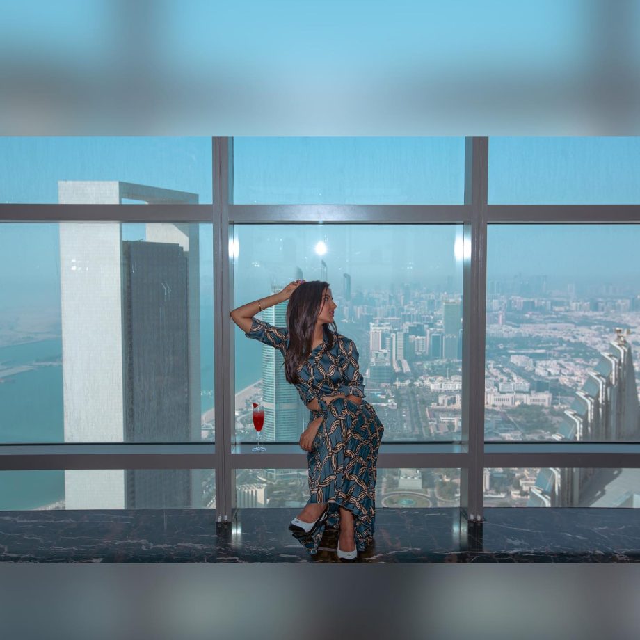 Jasmin Bhasin's special adventure in Abu Dhabi Etihad Towers, check out 815440