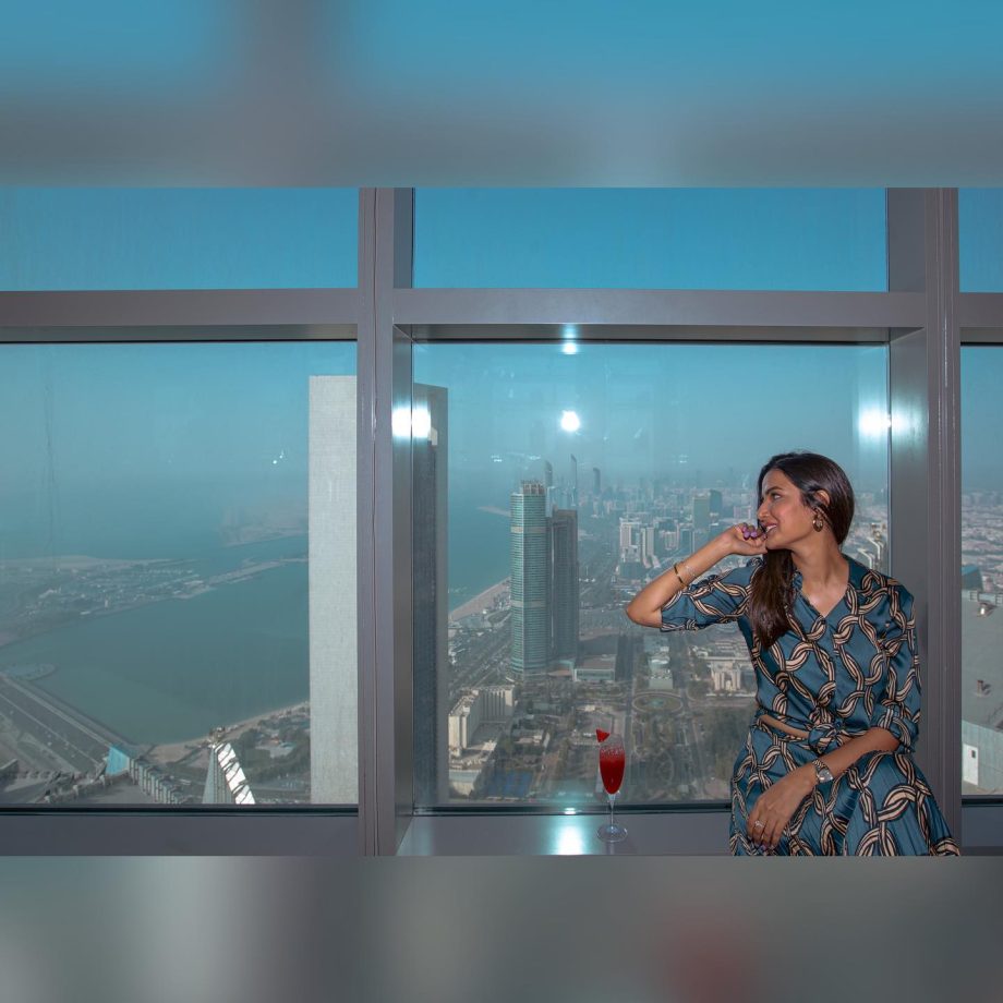 Jasmin Bhasin's special adventure in Abu Dhabi Etihad Towers, check out 815441