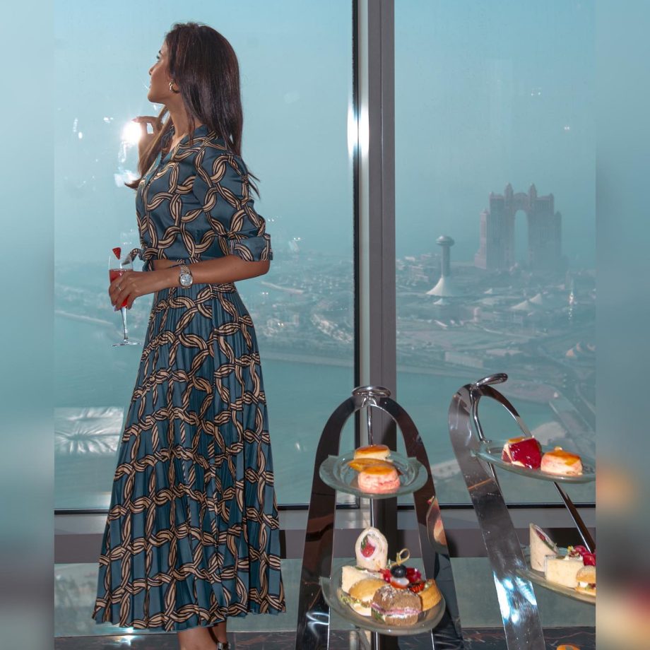 Jasmin Bhasin's special adventure in Abu Dhabi Etihad Towers, check out 815442