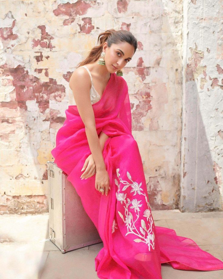 Kiara Advani is having her 'La Vie En Rose' moment right 814723