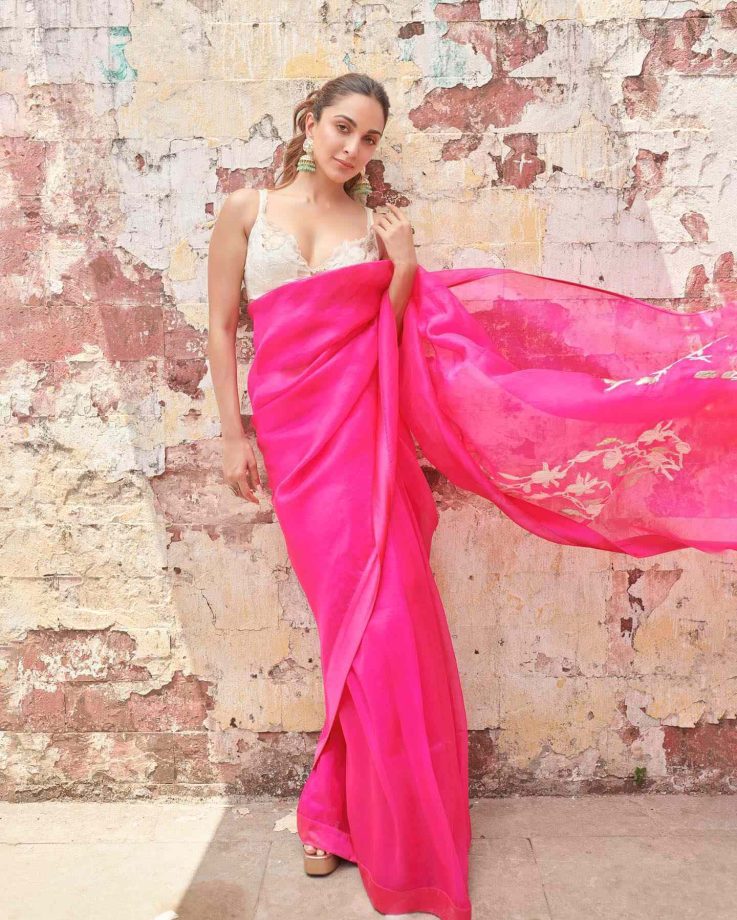 Kiara Advani is having her 'La Vie En Rose' moment right 814724