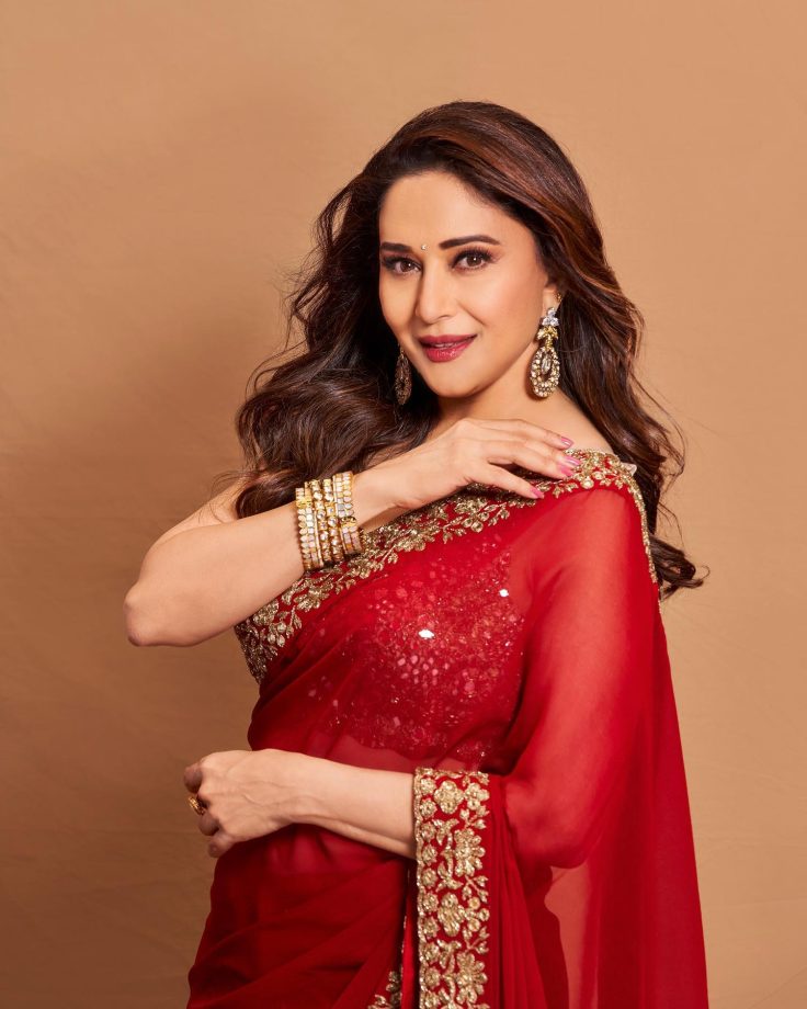 Madhuri Dixit Turns Desi Girl; See Pics Now 813477