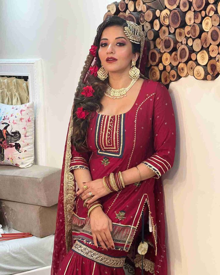 Monalisa Wishes Eid Mubarak; Turns Diva In Sharara 821655