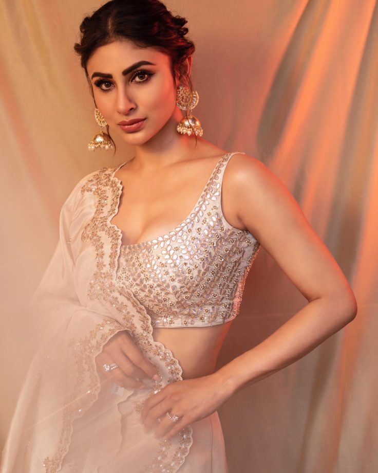 Mouni Roy Stuns In Ivory Embellished Lehenga, Check Photos 821132