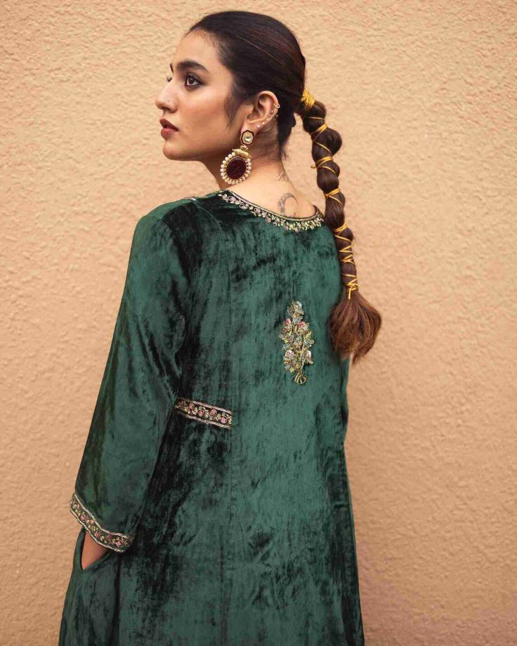 Priya Prakash Varrier ups the regal quotient in velvety green kurta set 816998