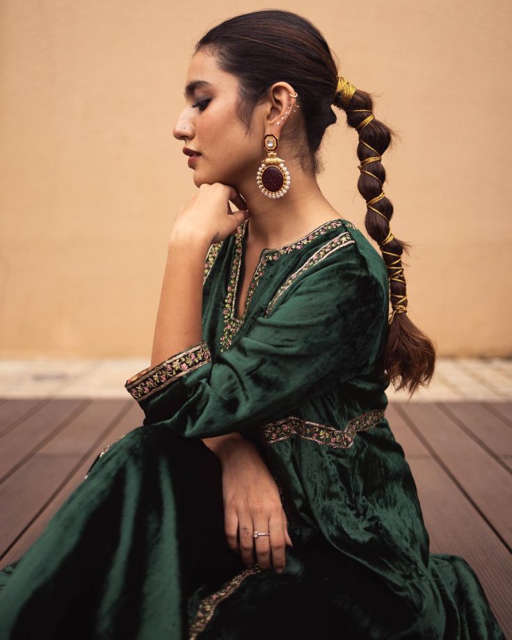 Priya Prakash Varrier ups the regal quotient in velvety green kurta set 816996