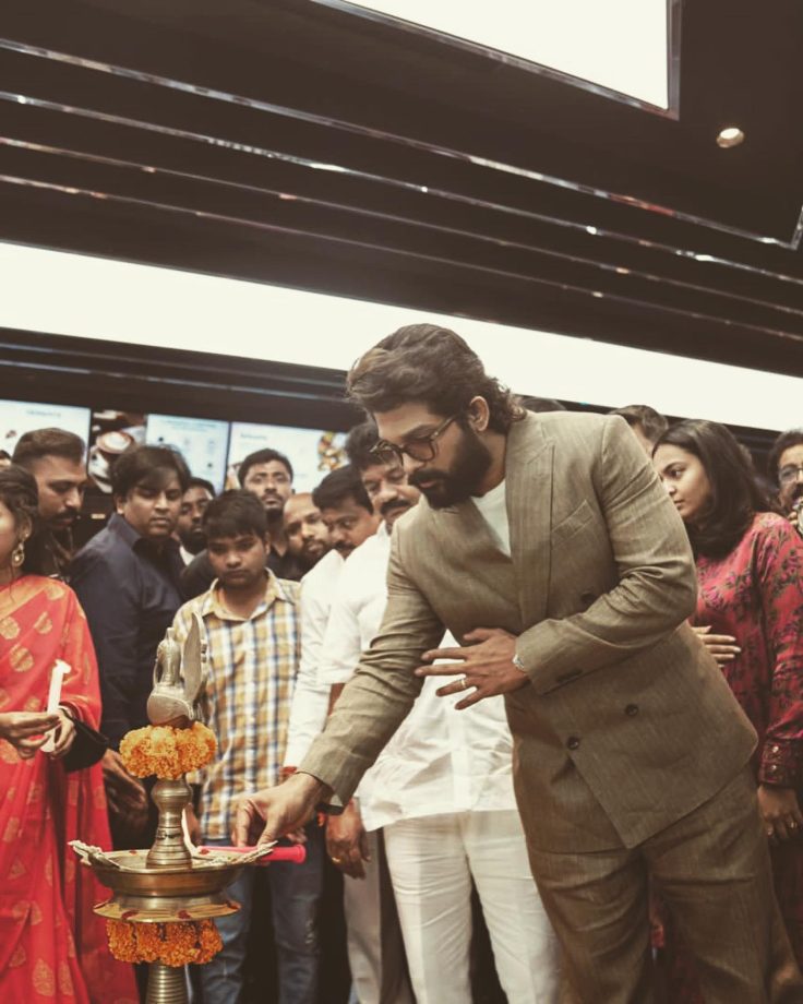 'Pushpa' superstar Allu Arjun's moment of joy and celebration 816105