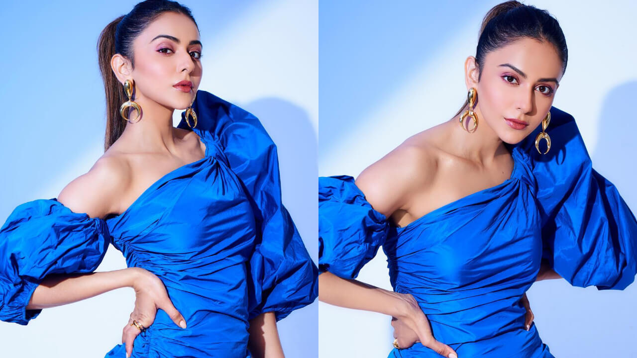 Rakul Preet Singh's irresistible blue magic 819882