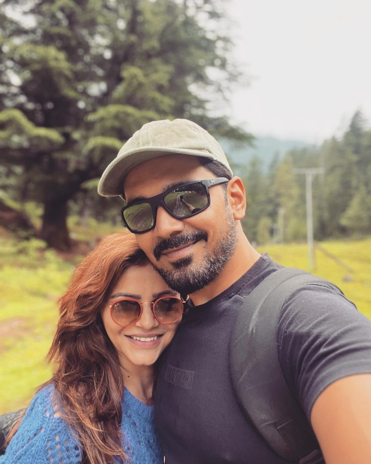 Rubina Dilaik and Abhinav Shukla seek blessings of Mahadev, celebrate anniversary together 818513