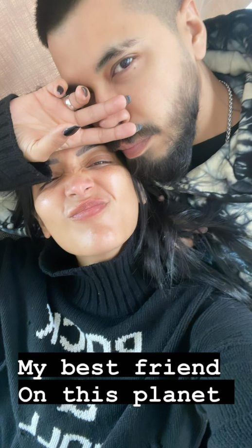 Shruti Haasan's romantic love moment with BF Santanu Hazarika is too cute 813381