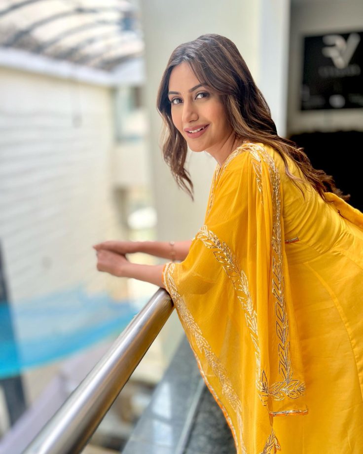 Surbhi Chandna is a burst of sunshine in yellow salwar suit, see pics 814766