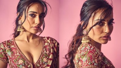 Surbhi Jyoti takes the traditional flight in floral embellished blouse and saree