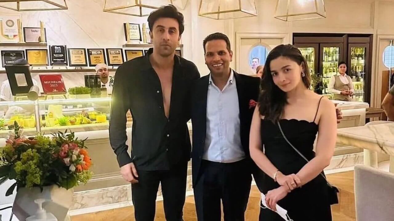 Trending: Ranbir Kapoor and Alia Bhatt enjoy dinner date in Dubai, pic goes viral 819370