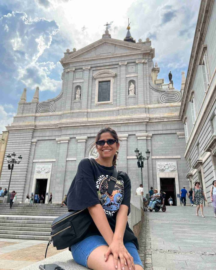 Vacation Diaries: Saie Tamhankar's Quirkiness In Spain 817154