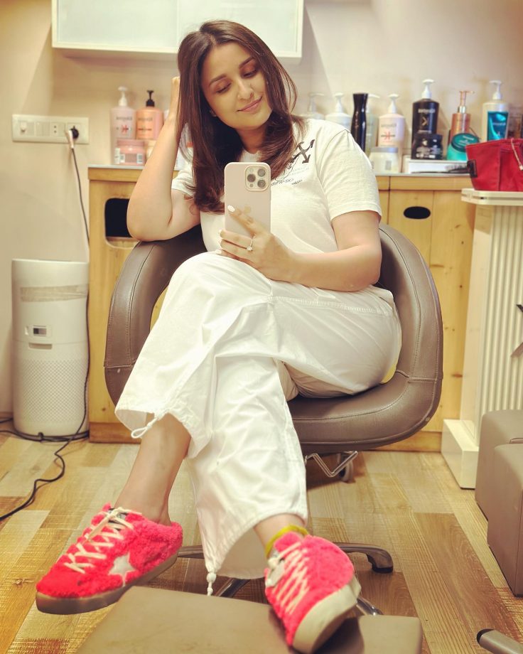 What's New In Parineeti Chopra's Fashion? Check Out 815616