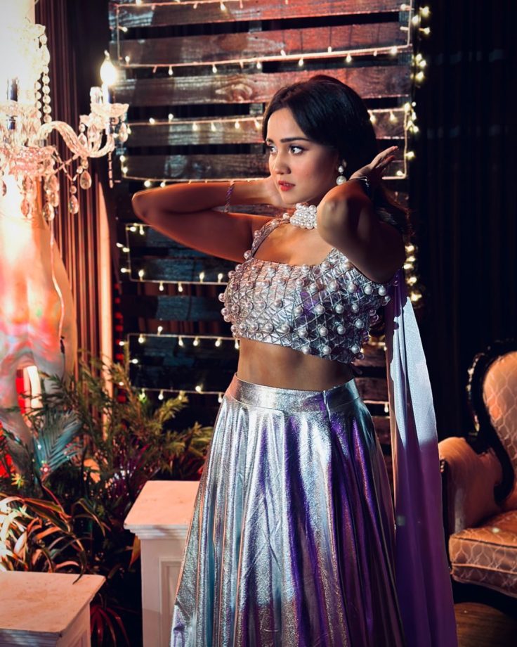 Ashi Singh Is All 'Chic' And 'Shine' In Silver Lehenga 836763