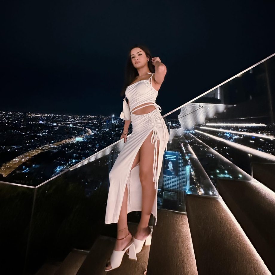 Avneet Kaur turns edgy in white cut-out co-ords in Bangkok, see pics 834494