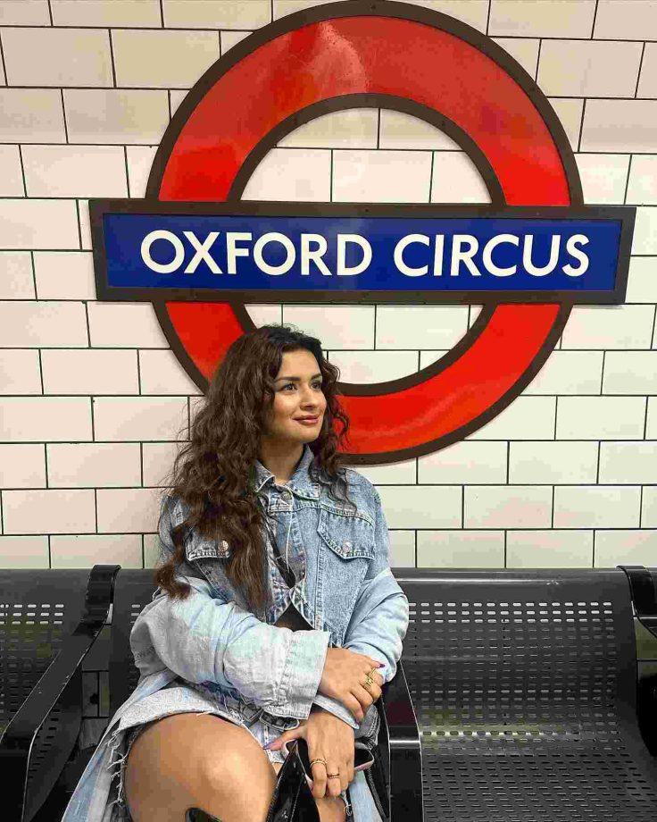 Avneet Kaur’s London tour pronounces style, see pics 838473