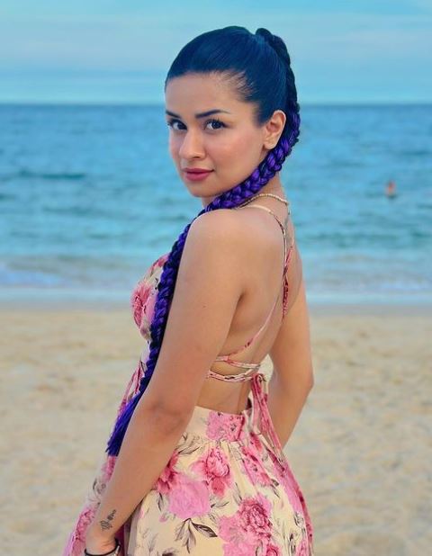 Avneet Kaur's Pose In The Beach In A Pink Floral Gown Is The Prettiest; Check Here 834238