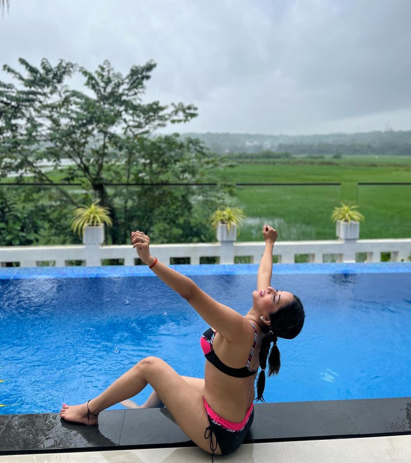 Bhojpuri diva Monalisa revs up quintessential ‘pool’ fashion in hot pink bikini, see pics 834008