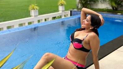 Bhojpuri diva Monalisa revs up quintessential ‘pool’ fashion in hot pink bikini, see pics