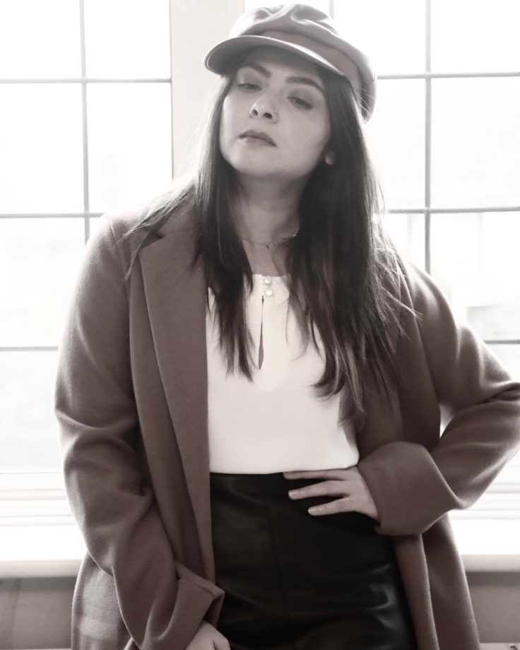 Colorful Or Black And White: Which Look Of Sonalee Kulkarni Is Your Favorite? 831566