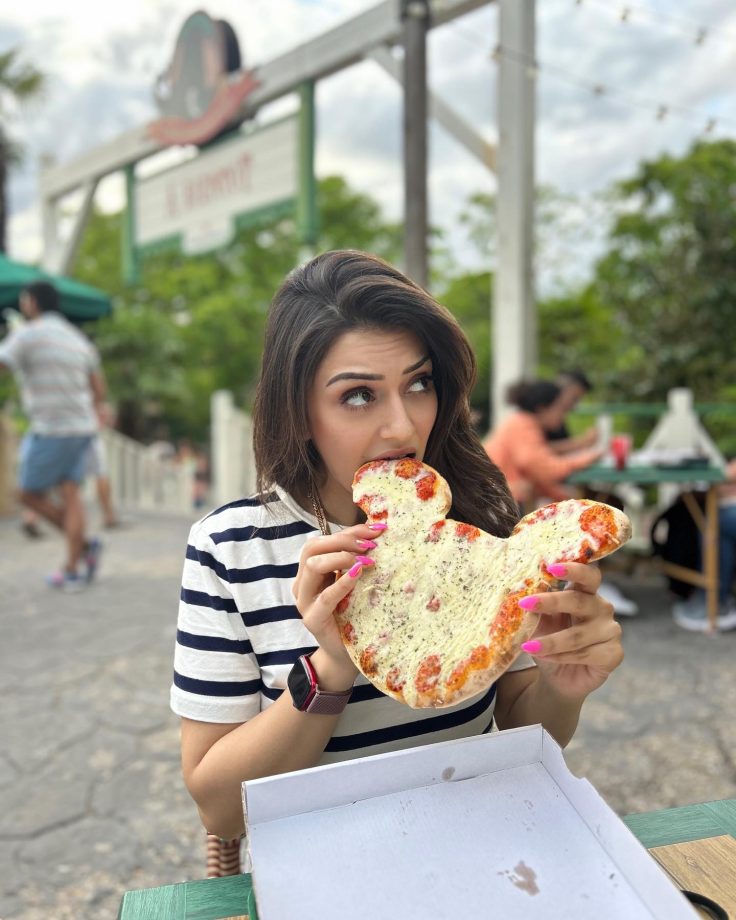 Foodie Frenzy! Hansika Motwani relishes a 