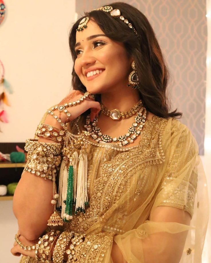 In Pics: Ashi Singh Turns Bride In Gold Lehenga 832192