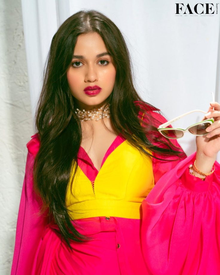 In Pics: Jannat Zubair Aces Pop Glam In Different Shades Of Lipstick 835000