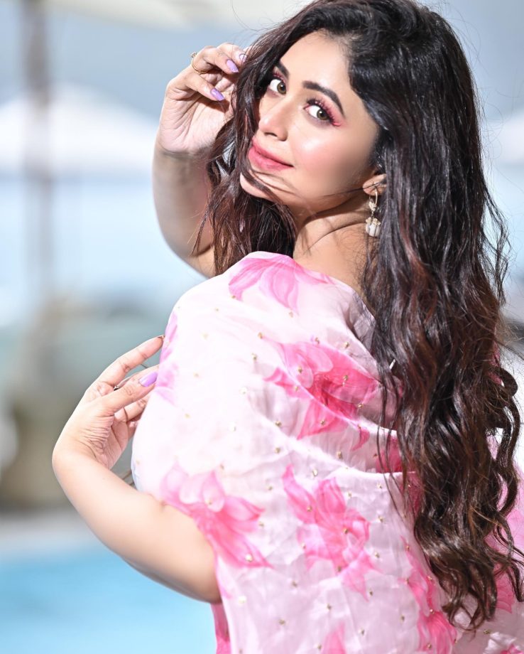 In Pics: Ritabhari Chakraborty Goes Dreamy In Pink 832512