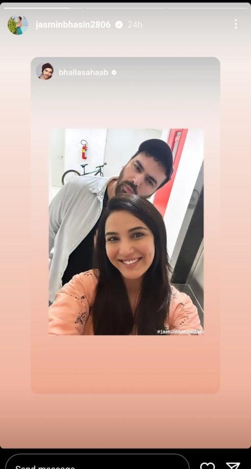 Jasmin Bhasin Gets All Candid With Mystery Man; See Here 839441