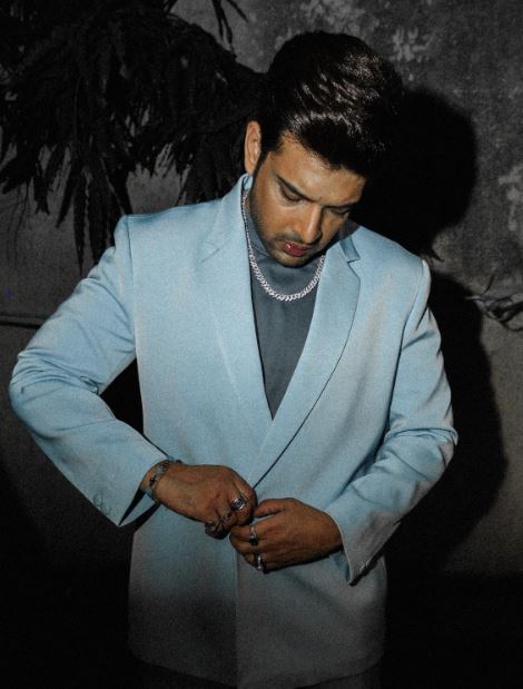 Karan Kundrra's Love For Suit Style Fashion Is At Its Peak; Check Here 823426