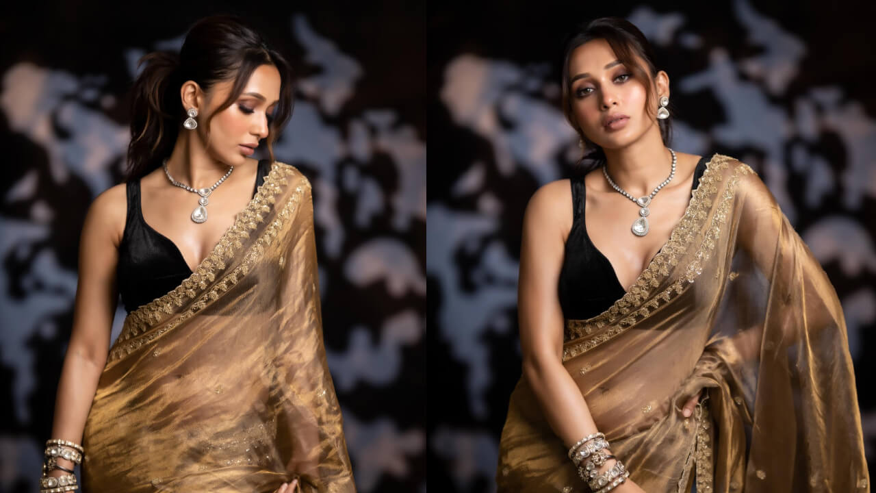 Mimi Chakraborty glams up in glitter gold saree, see pics 838942