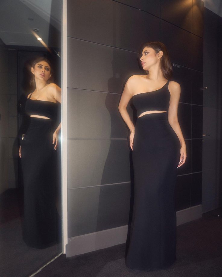 Mouni Roy Stuns In A Chic Black Bodycon Dress, See Pics 837096