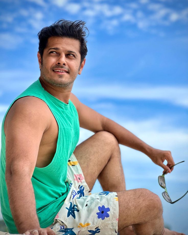 Neil Bhatt Looks Uber Cool In Vacation Pictures; Aishwarya Sharma Says 'Maine Khichi' 834342