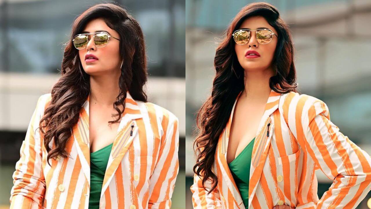 Ritabhari Chakraborty Turns Spectacular In Striped Blazer And Jumpsuit; See Pics 836733