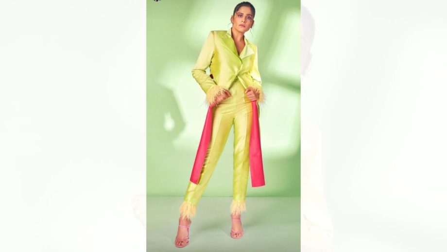 Saie Tamhankar Turns Classy In Neon Fringy Pantsuit 833374