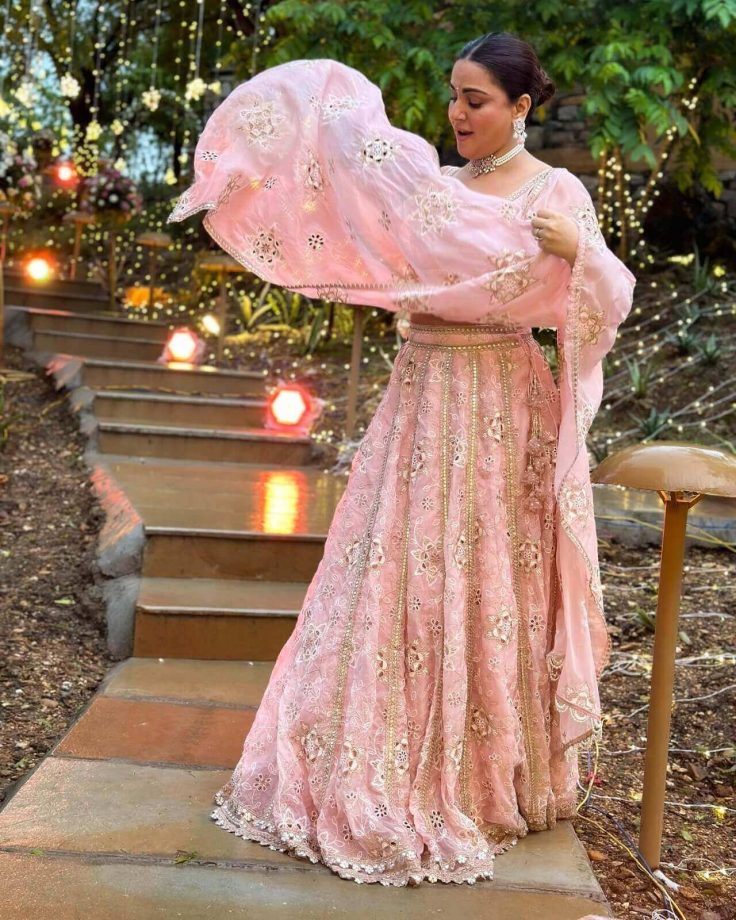 Shraddha Arya Wows In Soft Pink Lehenga; See Her Ethnic Glam 832838