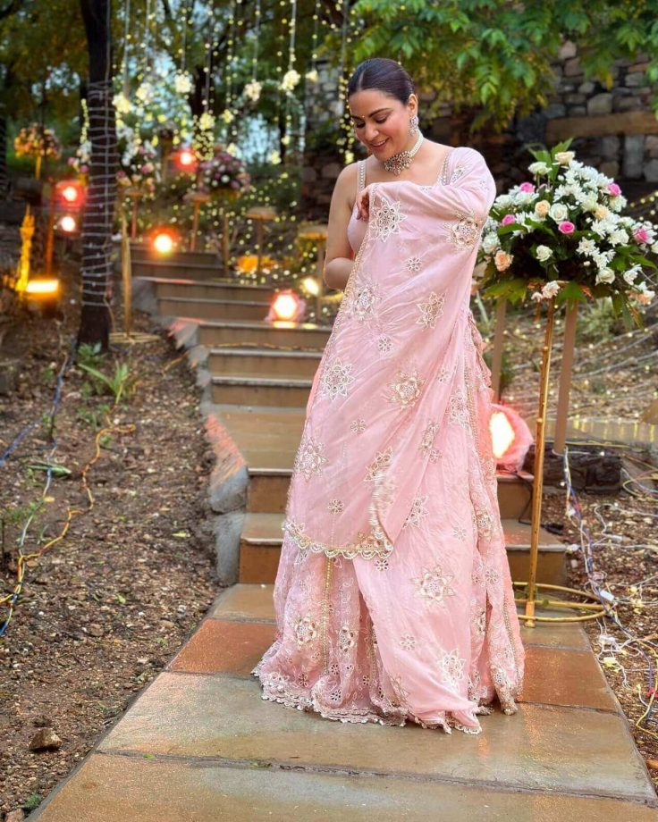 Shraddha Arya Wows In Soft Pink Lehenga; See Her Ethnic Glam 832839