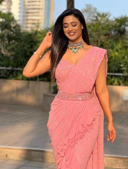 Shweta Tiwari Looks Sensational In These Rich Saree Looks; Check Pics 823974