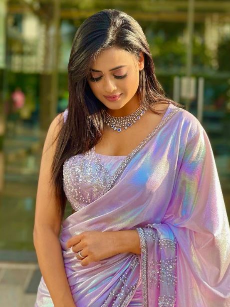 Shweta Tiwari Looks Sensational In These Rich Saree Looks; Check Pics 823973
