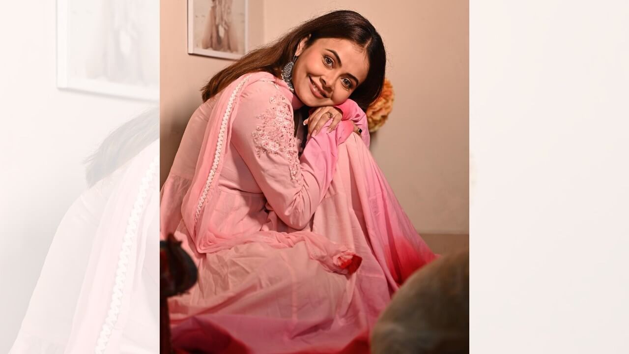 Sneak Peek Into Devoleena Bhattacharjee's Rosy Glow In Anarkali 837598