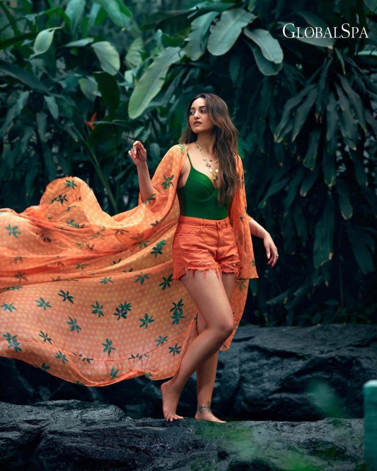 Sonakshi Sinha Is A Gorgeous Personified In Tangerine Avatar; See Here 835250