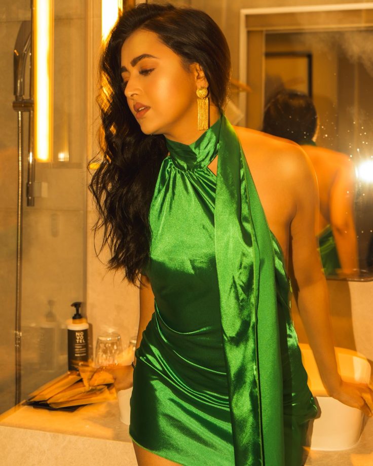 Tejasswi Prakash proves green to be the hottest hue of the season, see pics 835884