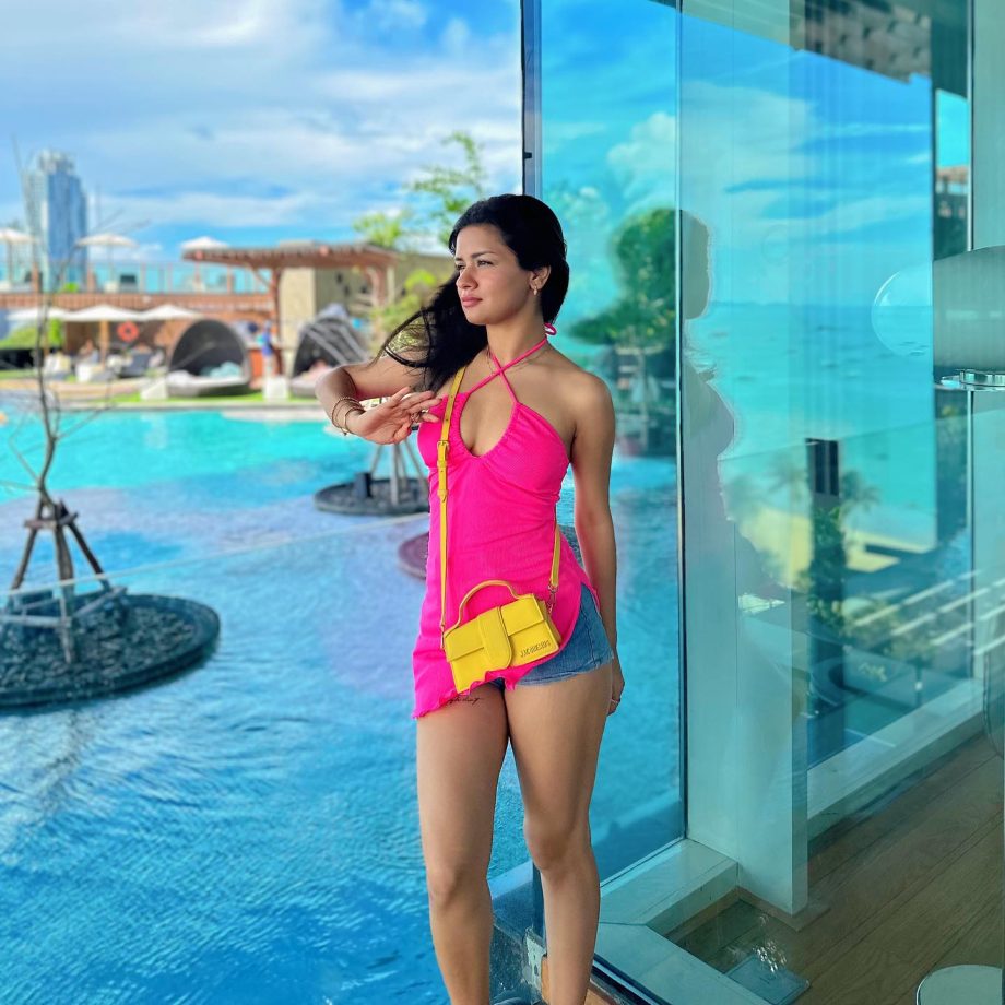 Thailand diaries: Avneet Kaur sizzles in pink halter neck top and denim shorts 832865