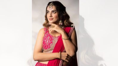 Akshara Singh Looks Prettiest In Pink Lehenga And Royal Accessories