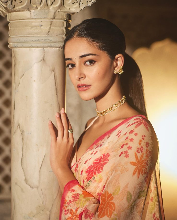 Ananya Panday Goes Pretty In Pink Chiffon Saree; See Here 842899