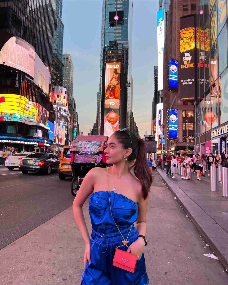 Anushka Sen Is 'Blue-ming' In Strapless Jumpsuit 840296