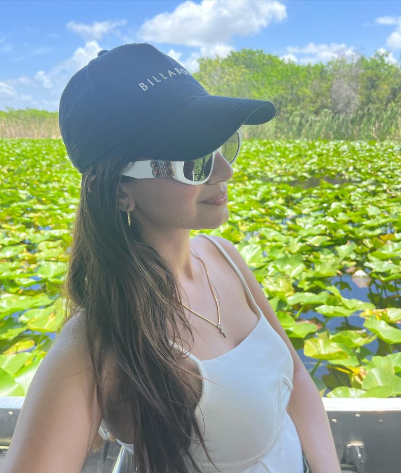 Anushka Sen is slaying style waves on a Miami yacht ride, see pics 842163